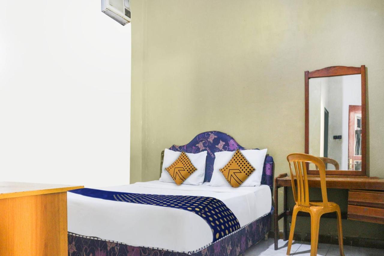 Spot On 91212 Hotel Kelimutu Kupang  Extérieur photo