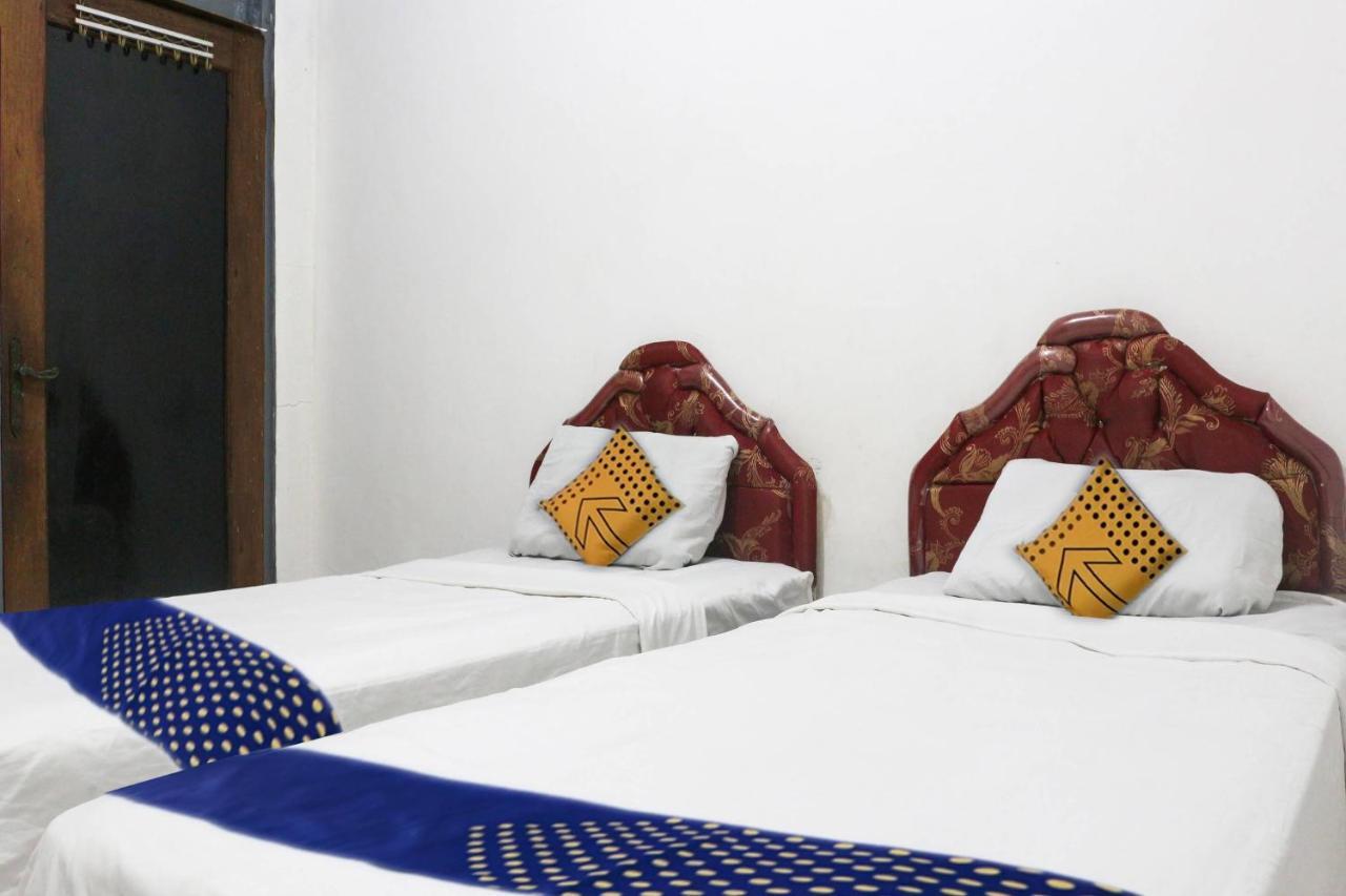 Spot On 91212 Hotel Kelimutu Kupang  Extérieur photo