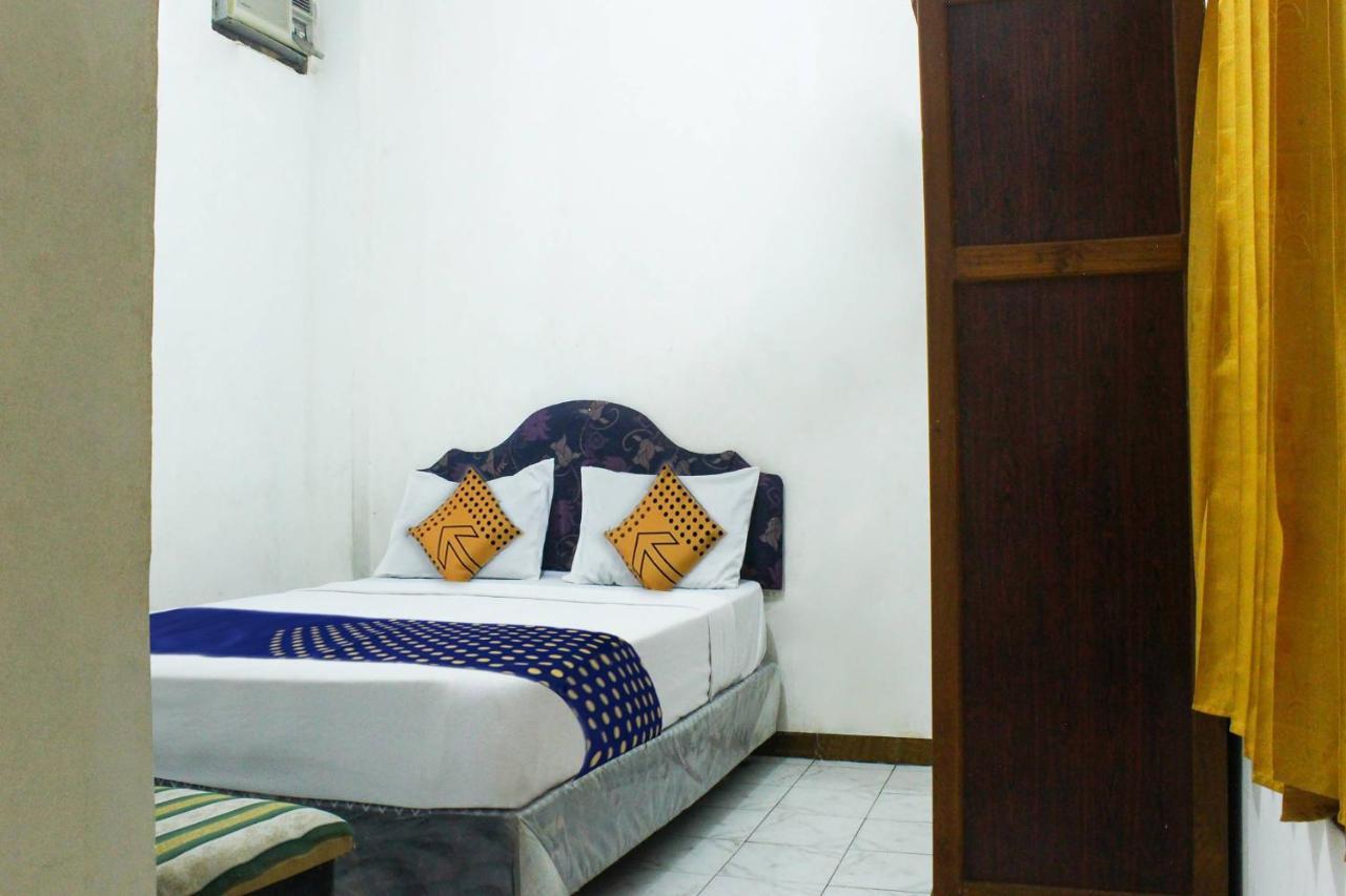 Spot On 91212 Hotel Kelimutu Kupang  Extérieur photo