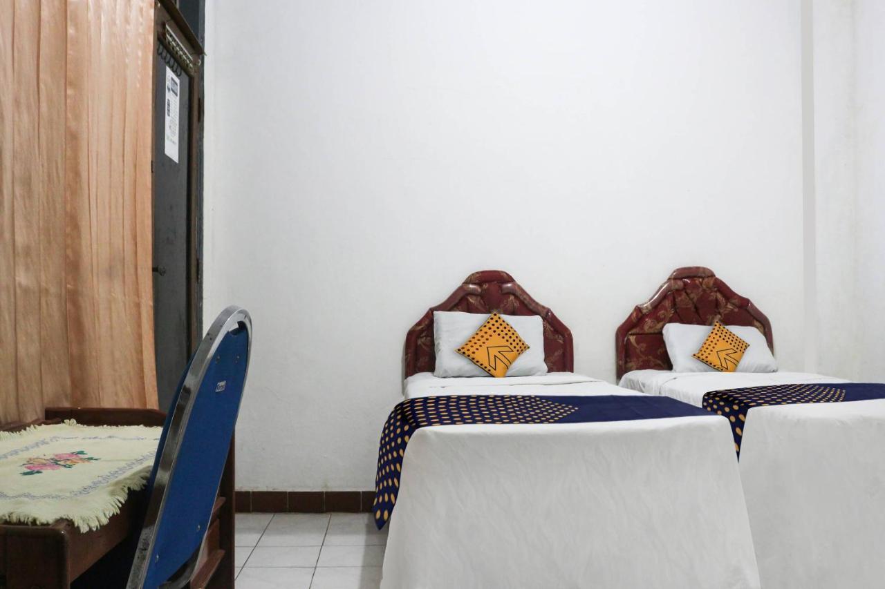 Spot On 91212 Hotel Kelimutu Kupang  Extérieur photo